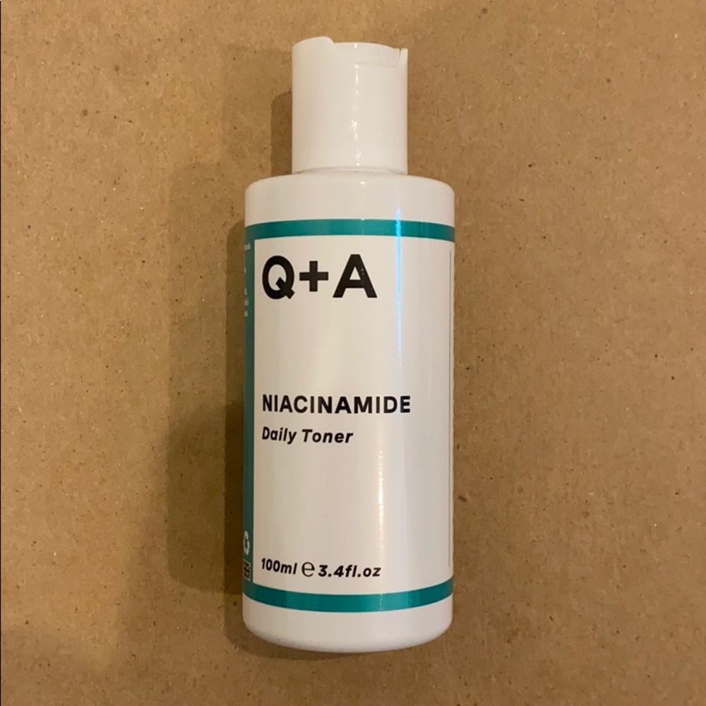 Q+A Niacinamide Daily Toner